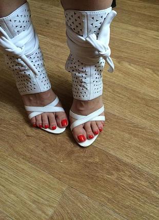 Трендові босоніжки р. 36 натуральна шкіра