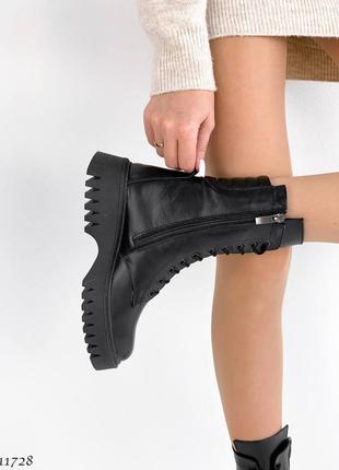 Зимние женские кожаные ботинки берцы с мехом овчина натуральная кожа зима теплые и удобные ботиночки черные7 фото