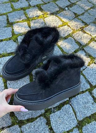 Чорні замшеві теплі лофери з хутром норки та бубенцями колір на вибір