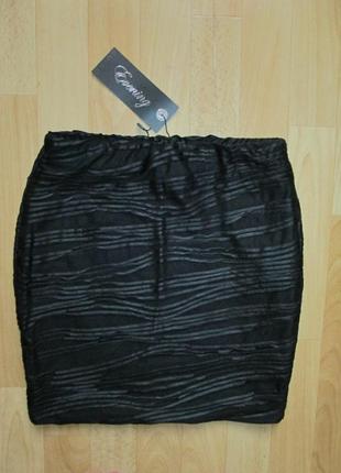 Спідниця коротка чорна amisu сувора облягає s-m фактурна