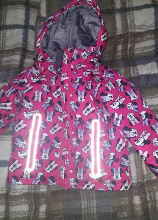 Куртка на девочку 4-5 лет