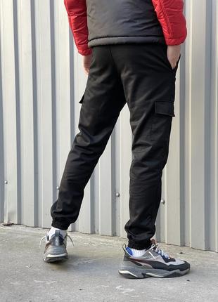 Чоловічі штани на флісі чорні з боковими карманами7 фото