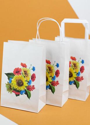 Пакети з символікою для сувенірів 150*90*240 мм пакет подарунковий з патріотичним малюнком "квіти україни"1 фото