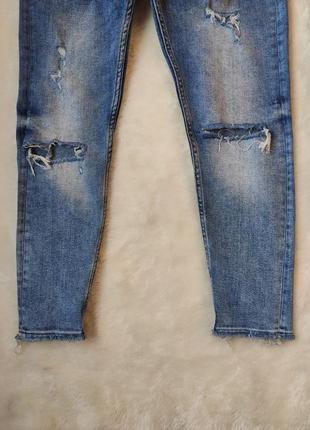 Синие голубые мужские джинсы скинни узкачи американки кроп с дырками на коленях варенки укороченные4 фото