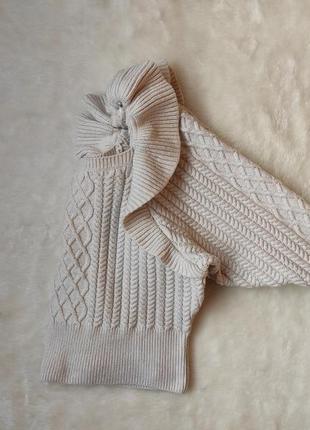 Белый бежевый вязаный свитер кофта вязаная с воланами рюшами на плечах широкими рукавами кроп h&m10 фото