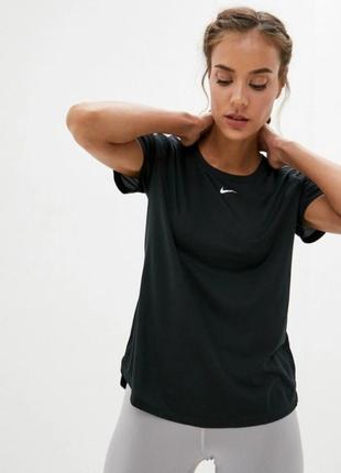 Спортивна футболка nike dry-fit