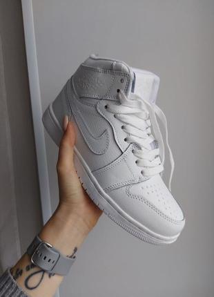 Зимние nike air jordan 1 retro white