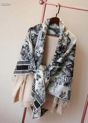 Очень красивый качественный нежный теплый женский шарф в фирменном упаковке