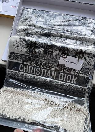 Очень красивый качественный нежный теплый женский шарф в фирменном упаковке