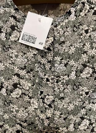 Очень красивая и стильная брендовая блузка.