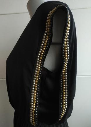 Оригинальное платье h&m черного цвета с декором золотистого цвета4 фото