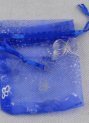 Мішечок з органзи колір синій зі сріблястими метеликами 8.5 см на 6.5 см1 фото