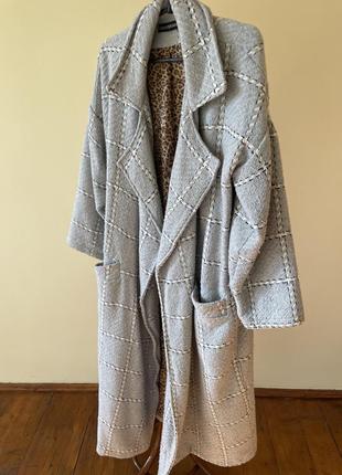 Шикарное пальто в клетку с поясом и карманами2 фото