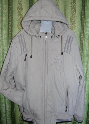 Демисезонная куртка, размер л, унисекс, можно и мальчикам и девочкам, на молнии