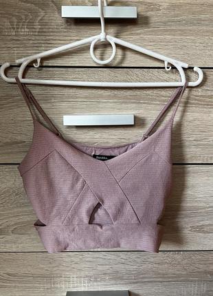 Красивый пудровый топ с вырезами от bershka