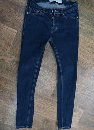 Завужені джинси