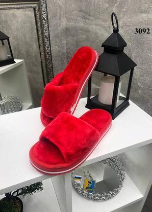Червоні теплі комфортні яскраві якісні домашні капці