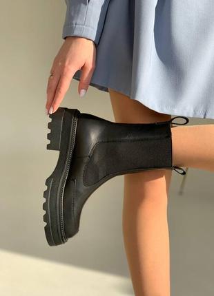 Черные натуральные кожаные демисезонные деми ботинки челси трендовые с резинками на резинках без молнии грубой подошве платформе весна3 фото