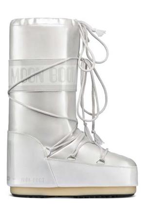 Moon boot