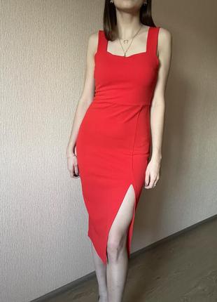 Красное платье миди3 фото
