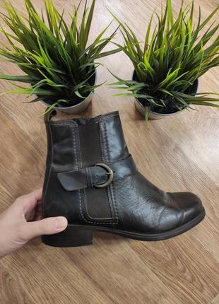 Оригінальні шкіряні осінні чобітки черевики clarks 39-40 р