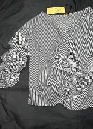 Блуза у дрібну смужку із запахом і зав'язками7 фото