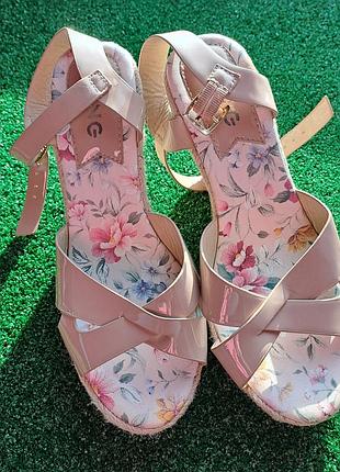 Босоножки босоножки
