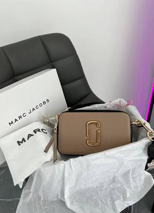 Marc jacobs logo dark beige-white / люкс качество / сумка на подарок2 фото