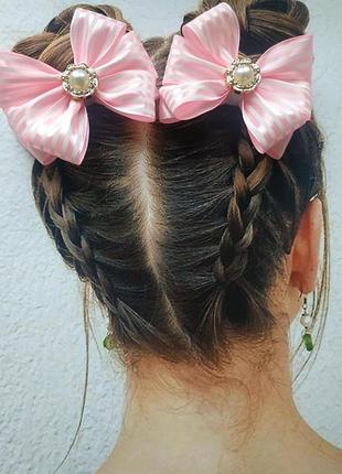 Модные бантики в морском стиле в розовую полоску