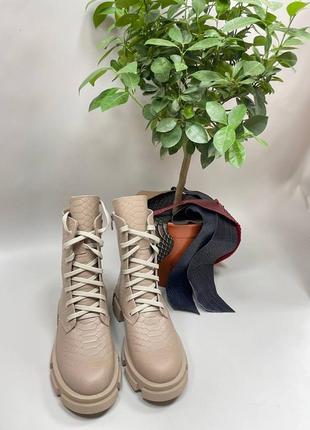 Эксклюзивные ботинки из натуральной итальянской кожи рептилия женские бежевые4 фото