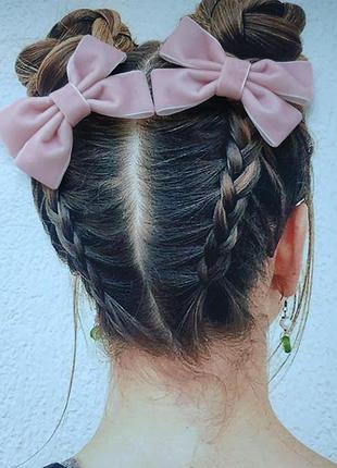 Бантики из бархатной ленты  розового цвета