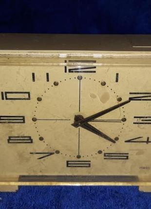 Часы будильник слава электромеханические ссср колекционные редкие настольный стрелочные