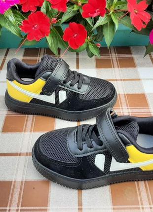 Р 23,26   стильные мальчиковые кроссовки