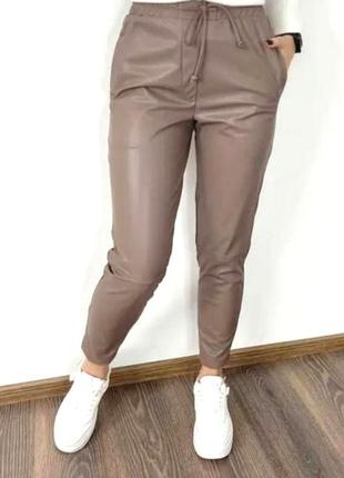 Теплые зимние женские штаны брюки джоггеры из экокожи на меху эко кожа2 фото