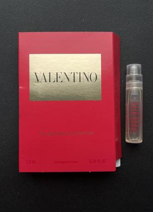 Пробник парфуму valentino аромат voce viva new eau de parfum парфуми edp квіткові дерев'яні мускусні2 фото