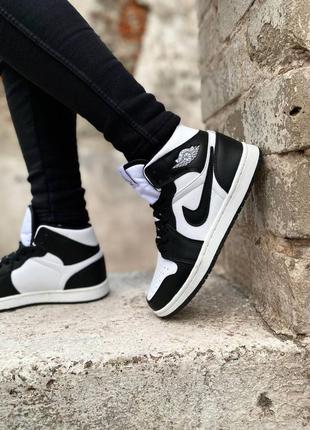 Nike air jordan 1 retro mid black white