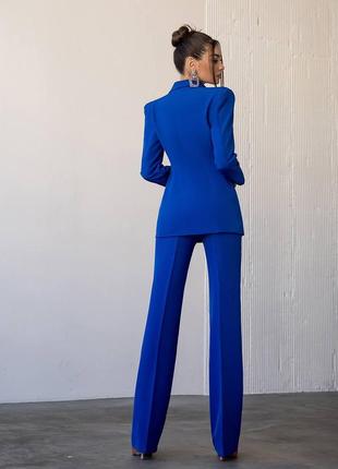 Невероятный брючный костюм
