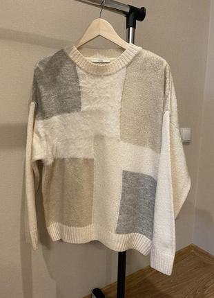 Стильний теплий светр молочний5 фото