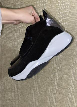 Жіночі кросівки на високій підошві, снікери чорні