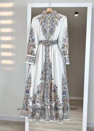 Красивое платье в золотисто-синий орнамент, длина миди4 фото