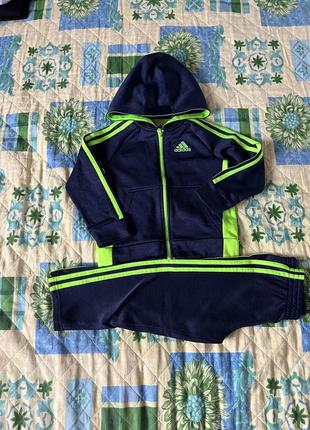 Костюм спортивний