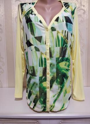 Нежная блузочка с весенним принтом, вискоза.