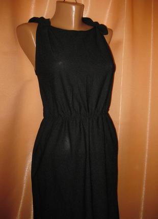 Удобное нарядное силуэтное платье сарафан безрукавка черная миди за колено км1432 тянется7 фото