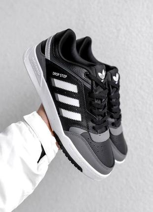 Женские кроссовки adidas