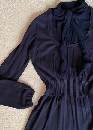 Базовое платье с оригинальным воротником, темно синяя, меди