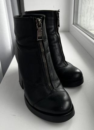 Зимние кожаные ботинки / зимние сапожки на каблуке / ботинки / сапоги4 фото