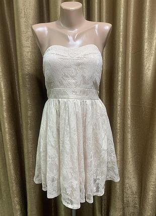 Двухслойное платье tfnc london бюстье кремового- розового, пудрового цвета кружева размер s