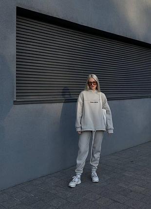 Костюм жіночий, одяг, спортивний костюм