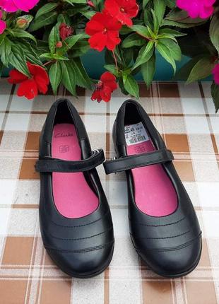Р. 33.5,34, 35 clarks кожаные черные туфли оригинал8 фото