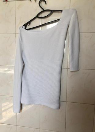 Белая ассиметричная блузка джемпер открытое плечи zara9 фото